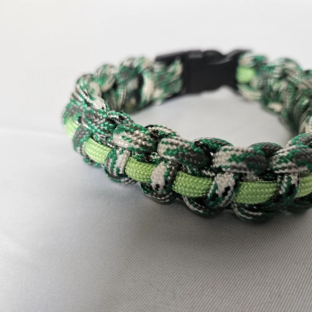 Handmade Green 550 Paracord Bracelet‎ Size 8